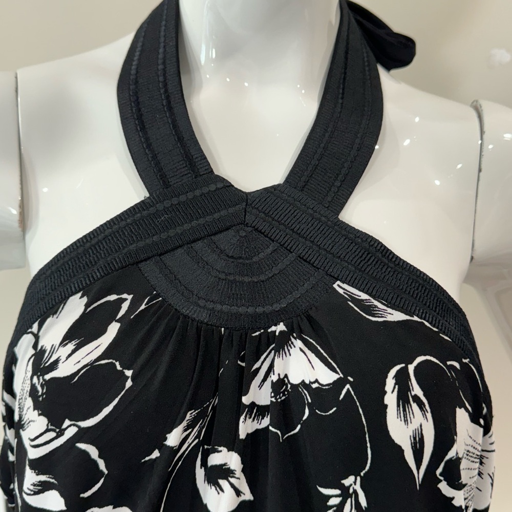 White House Black Market Black & White Floral Halter Top. Size Medium - Picture 3 of 5